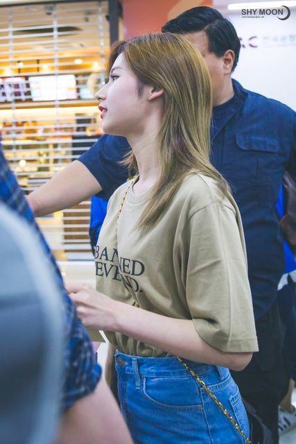 Twice正妹！背帶斜斜一放，網淪陷：真的犯規了。