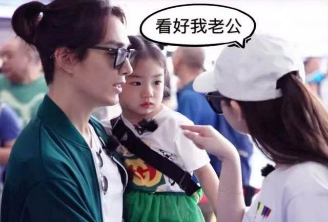 明星基因有多強大，劉亦菲顏值不敵媽媽，他一家四代猶如復制粘貼！