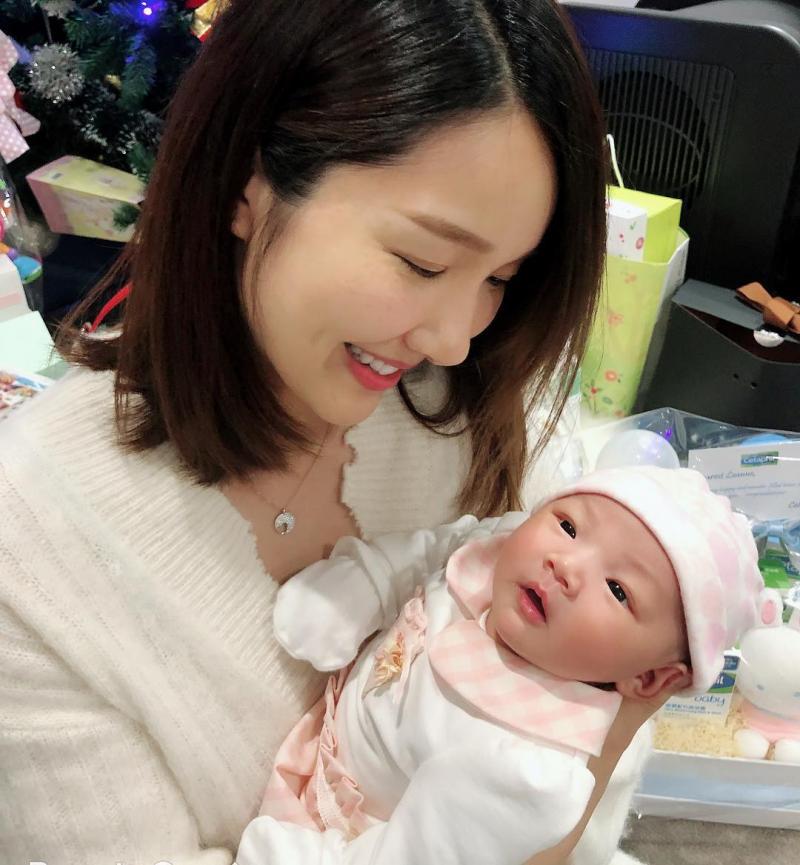 王祖藍認錯把老婆丟在家！李亞男產後每天靠這個抗憂鬱！網民：好心疼她噢～