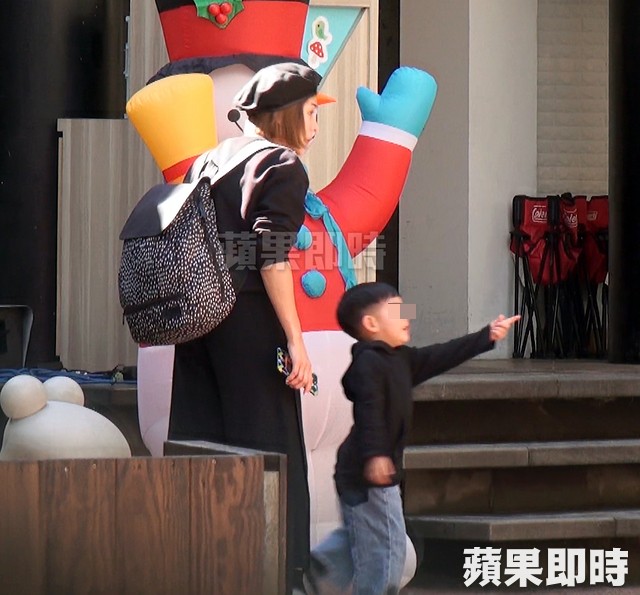隱退12年首亮相！侯湘婷「嫁入豪門相夫教子」簡樸搭捷運，36歲美貌依舊「兒女超萌」