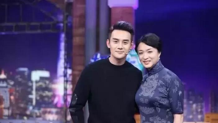 她是「變性明星」，兒子被同學嘲諷：你媽是個男的，兒子回懟9字令她驕傲