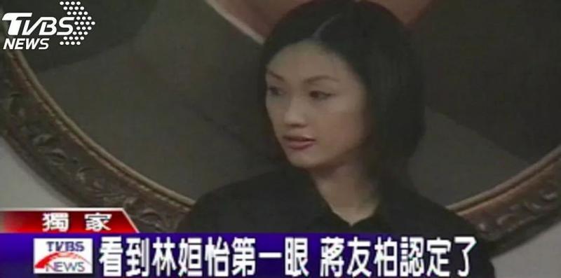 他們牽手了！離婚兩年後終於坐實了他婚內出軌…！