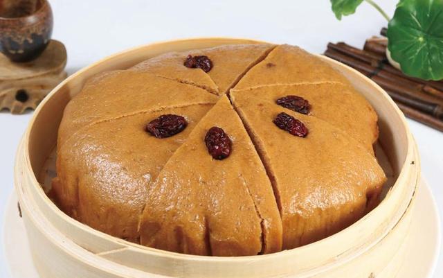 想吃美味的紅棗糕嗎？那就動手學起來！電飯煲操作簡單方便