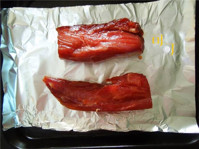 叉燒肉只能在飯店吃？自己家裡腌一腌，烤一烤超簡單，秒變大廚