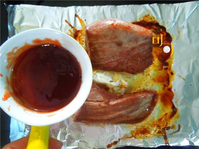 叉燒肉只能在飯店吃？自己家裡腌一腌，烤一烤超簡單，秒變大廚