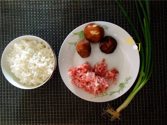 一碗醬香濃郁的香菇肉末醬油飯，讓你放不下碗，太好吃了