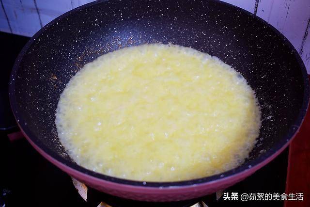 別總是做牛扎糖了，試試這糖果，甜而不膩，做法簡單，不學可惜