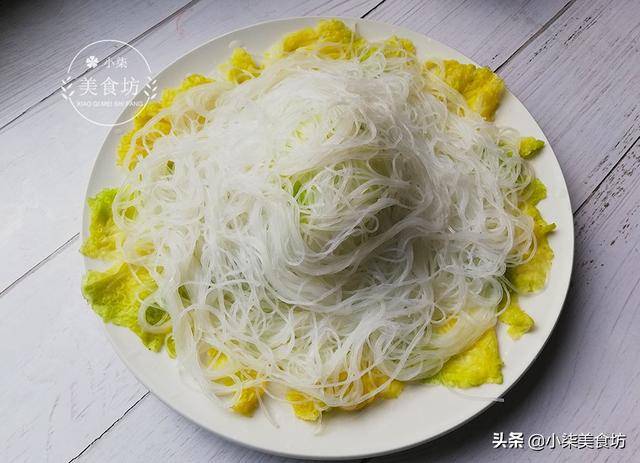 清蒸蒜蓉粉絲蝦，過年全家人必點這道菜，寓意富貴吉祥，喜歡拿去