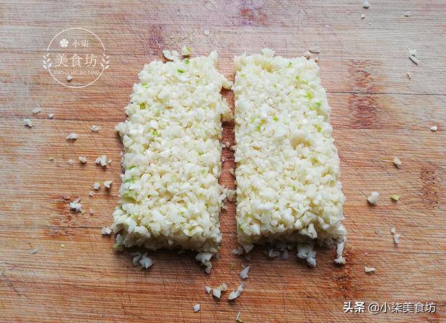 清蒸蒜蓉粉絲蝦，過年全家人必點這道菜，寓意富貴吉祥，喜歡拿去