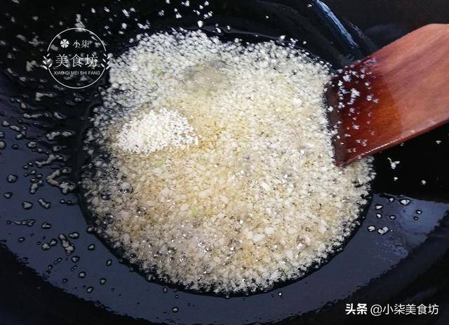 清蒸蒜蓉粉絲蝦，過年全家人必點這道菜，寓意富貴吉祥，喜歡拿去