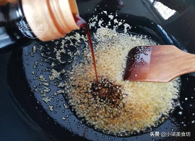 清蒸蒜蓉粉絲蝦，過年全家人必點這道菜，寓意富貴吉祥，喜歡拿去