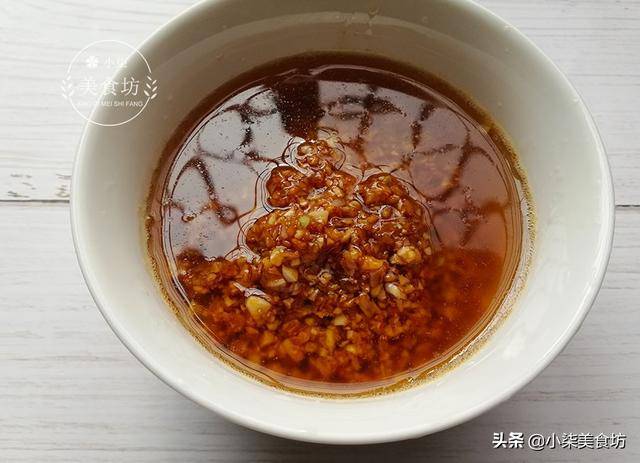 清蒸蒜蓉粉絲蝦，過年全家人必點這道菜，寓意富貴吉祥，喜歡拿去