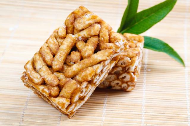 一碗麵粉，三個雞蛋，賀年小吃沙琪瑪，在家輕鬆做起來！
