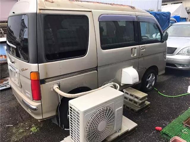 鏟屎官為愛貓「改裝麵包車」！秘密基地「設備超齊全」：慘了...不回家了