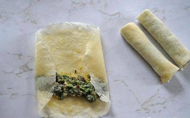 過新年，吃春捲，一口下去酥香脆，太好吃了，清爽不油膩，做法很簡單