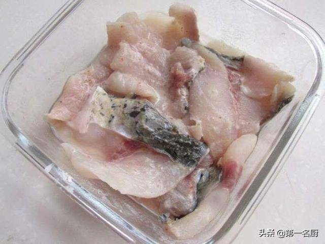 這才是水煮魚地道的做法，魚肉鮮嫩，香辣過癮，下酒又下飯