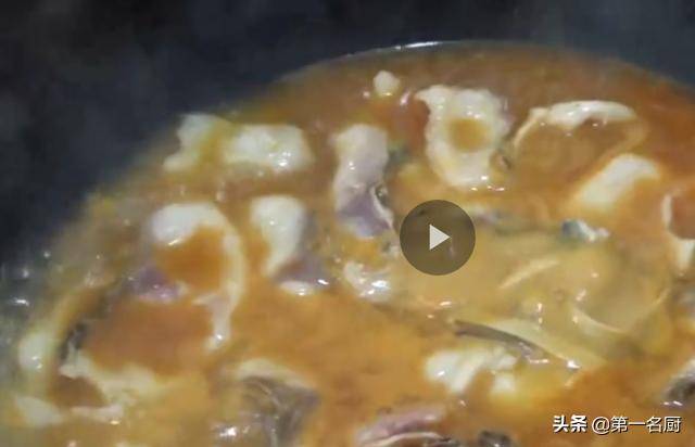 這才是水煮魚地道的做法，魚肉鮮嫩，香辣過癮，下酒又下飯