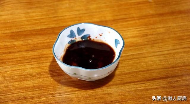 這是雞翅最好吃的做法，不用一滴水也不用油炸，簡單燜一燜就能吃