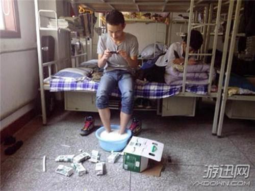 44張爆笑圖 老師，以後上課穿這樣的裙子挺好.....看到最後一張圖，我整個下巴都快跌了!