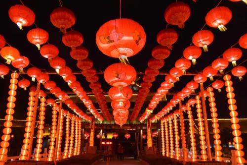 除夕夜23點起~大年初一晚上11點前，一定要把錢包倒過來「抖一抖」，保你明年財源滾滾