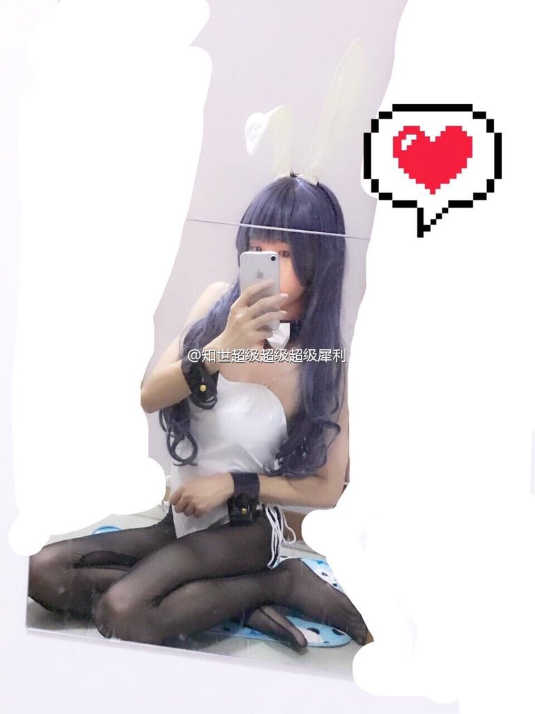 絕美Coser「穿緊身皮衣0贅肉」辣到全場狂拍她 一往上「超狂真面目」網看傻：太會藏
