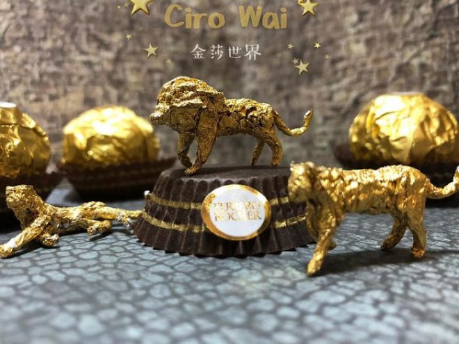 女兒愛吃金莎…他隨手將包裝紙「摺成12生肖」！駿馬奔騰帥爆「一看到金豬本尊」紅到國外：太Q了