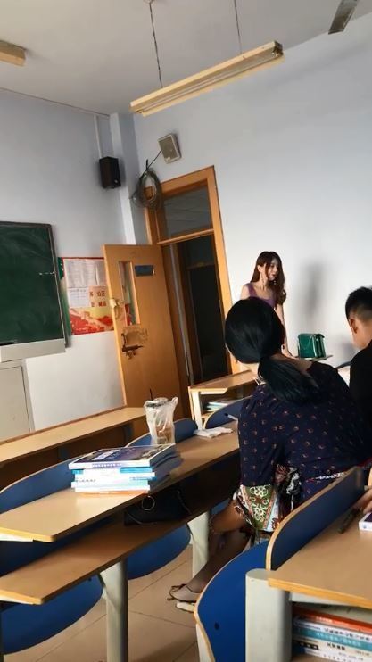 學生出賣女老師…等級太高！網友歪樓狂嗨：確定不是拍片？
