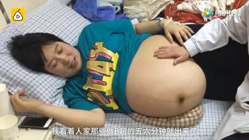 70萬分之一的幸運！媽媽產下「罕見龍鳳四胞胎」 一次湊到「兩個好」爸暖喊： 生活再難也不願放棄 ！