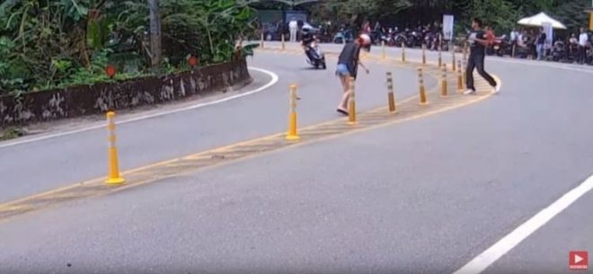 多年前北宜彎道片翻出 女騎士「上身滑壘」…光看就痛到爆！網:這超經典