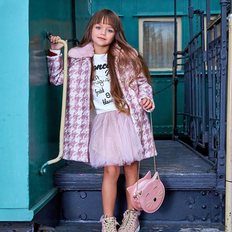 世界最美小孩7歲就媲美頂尖超模　網看「神基因媽媽」秒懂：未出生就是贏家惹…