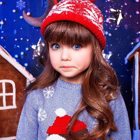 世界最美小孩7歲就媲美頂尖超模　網看「神基因媽媽」秒懂：未出生就是贏家惹…
