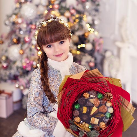 世界最美小孩7歲就媲美頂尖超模　網看「神基因媽媽」秒懂：未出生就是贏家惹…