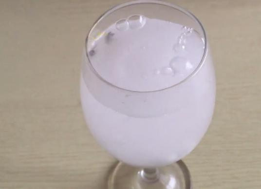 沒想到牙膏加小蘇打這麼厲害，看完我也跟著做了，省錢又實用