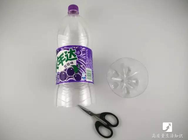 馬桶堵了別花冤枉錢，自己動手幾塊錢就解決，還不髒手！