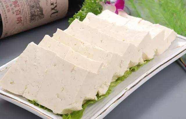 豆腐不能與這5種食物同吃，容易產生結石、腹瀉、嚴重會發生胃出血，一定要當心