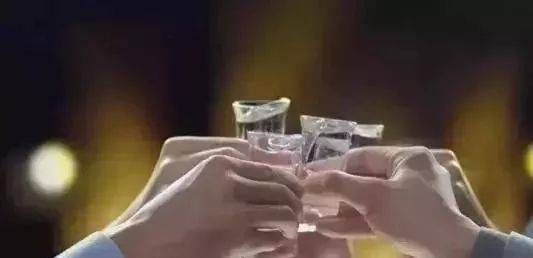 人窮，多喝酒；人富，別碰賭！（說的真好）
