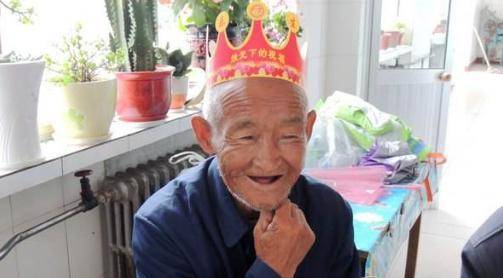 老人房間的怪味該如何處理？老保姆教的這四招，立刻不臭了