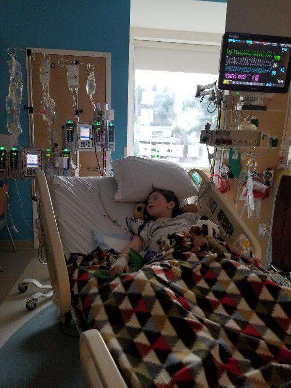 8歲男童騎腳踏車摔倒「縫了傷口」　但8天後「傷口反噬」把他右半邊身體都吃掉了 