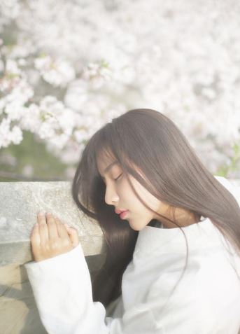 致女人：人生總有那麼多「無奈」：與其找「大樹」好乘涼， 不如自栽自養自「乘涼」！