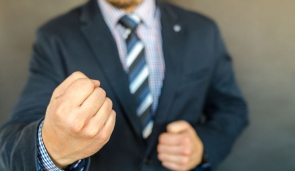 人生，就是「當路不通」時，「選擇繞行」，懂得拐彎，才是人生的「大智能」！