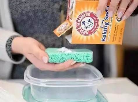 洗衣服時不小心把衛生紙洗了？教你一招，輕鬆去除碎紙屑