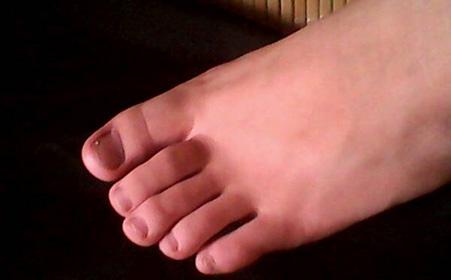 女人的腳有這「3個特徵」是天生勞碌命，一生都在為他人操心！