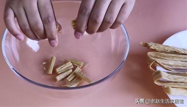 香菇，木耳，腐竹的快速泡發小技巧，用上這幾招，2分鐘頂半小時