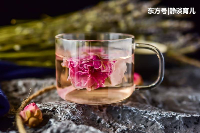 女人養生，先養子宮，平時常喝4種水，暖宮排毒，子宮光滑健康