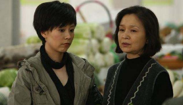 婆婆生日，俺給她買了金鐲子，宴席過後看到她的手，俺內心翻滾了