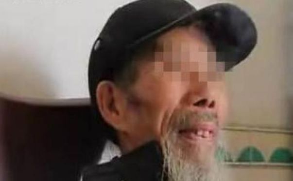 少女被迫嫁給65歲阿公，新婚夜準備逃婚時看到大爺手機，欣然答應同房。。。！ 