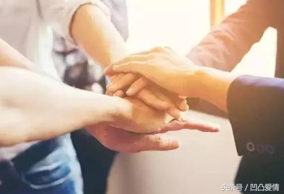 弟弟，家裡拆遷你說我是外人沒我的份，爸媽養老你說我是一家人？