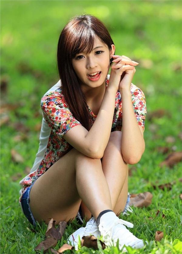 結婚時我給老婆的長輩敬茶改口，沒想到她小姨卻潑我一臉茶水