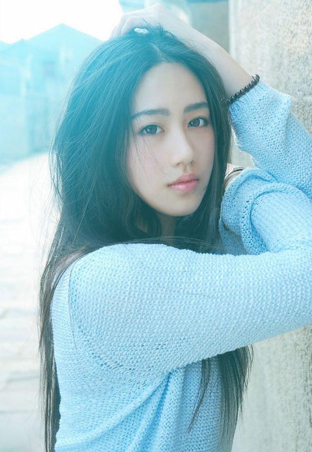 結婚時我給老婆的長輩敬茶改口，沒想到她小姨卻潑我一臉茶水