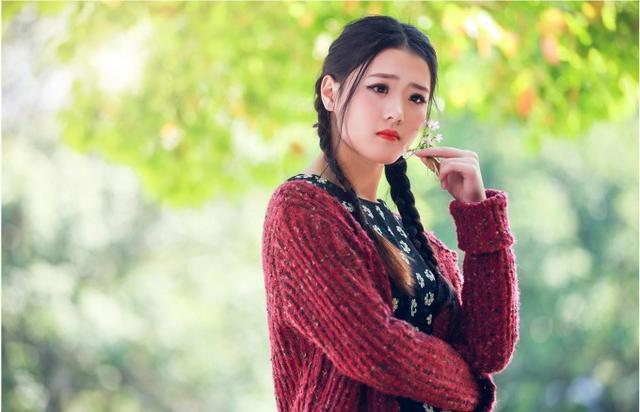 老公陪我參加同學會，女同學說了句話，回家後老公甩我耳光要離婚